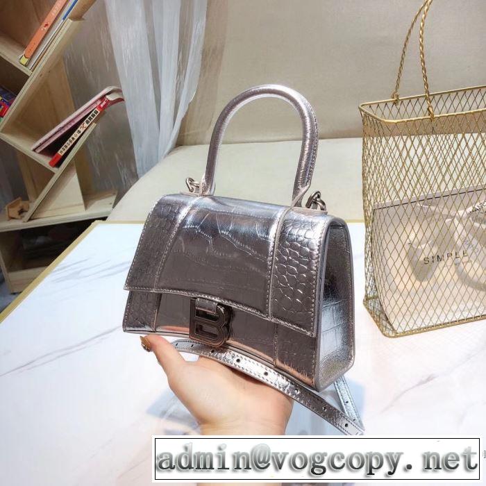 非常にシンプルなデザインな レディースバッグ 価格帯が低い バレンシアガ BALENCIAGA