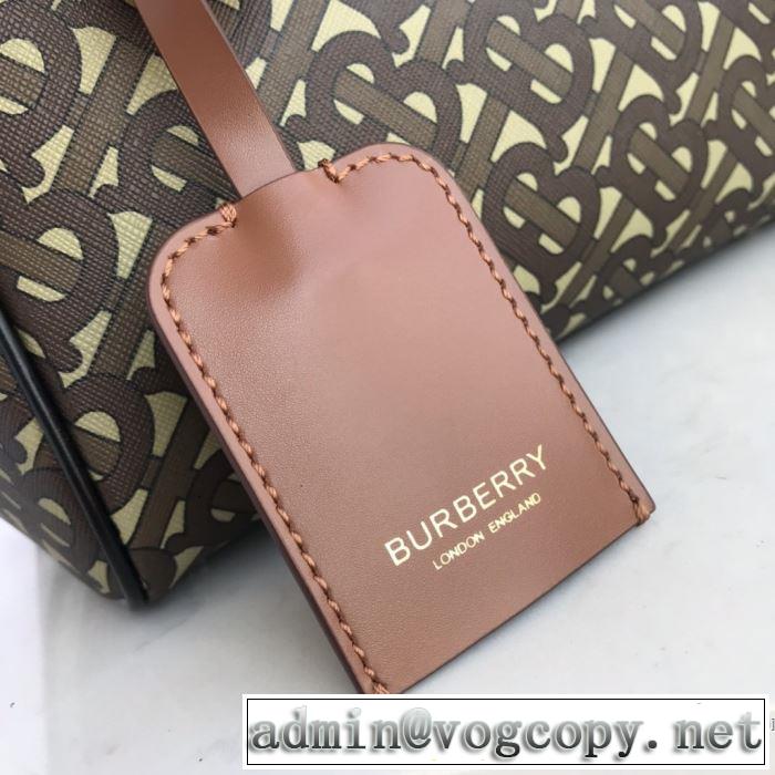 バーバリー今年の春トレンド  BURBERRY 今なお素敵なアイテムだ レディースバッグ