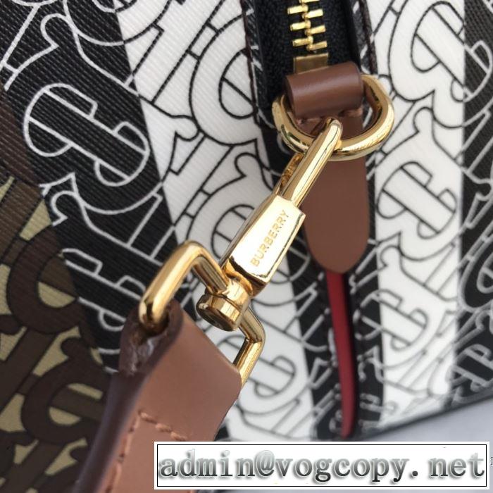 バーバリー今年の春トレンド  BURBERRY 今なお素敵なアイテムだ レディースバッグ