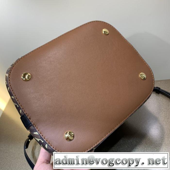バーバリー BURBERRY 安心安全人気通販 レディースバッグ  ストリート界隈でも人気