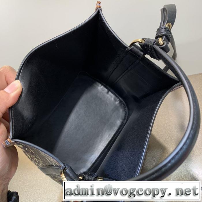 バーバリー BURBERRY 安心安全人気通販 レディースバッグ  ストリート界隈でも人気