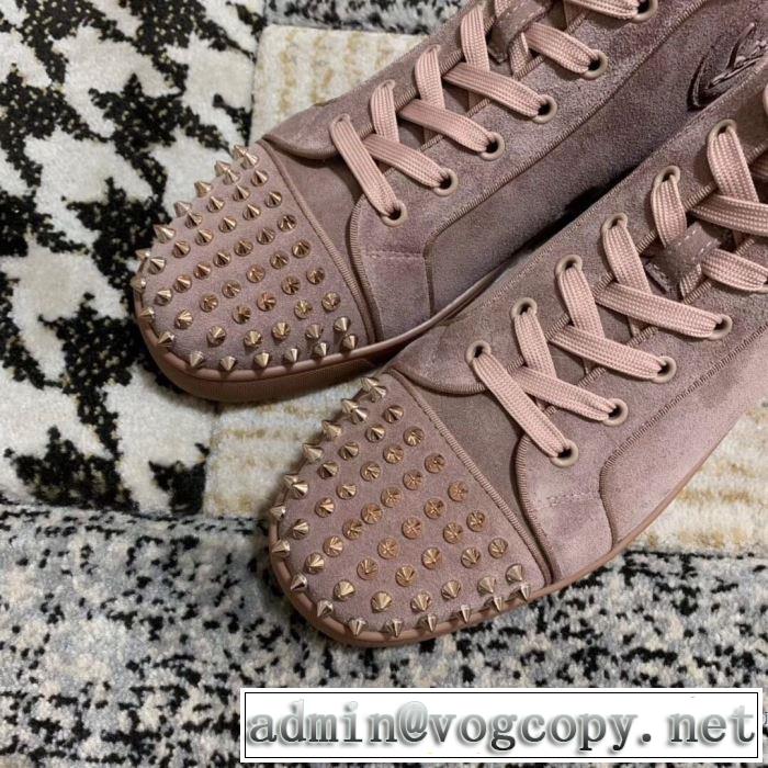 クリスチャンルブタン 最先端のスタイル Christian Louboutin 注目度が上昇中 ランニングシューズ