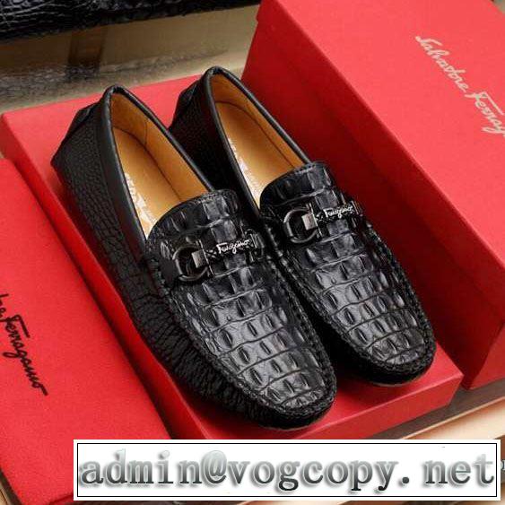 サルヴァトーレフェラガモ 大人気のブランドの新作 FERRAGAMO ローファー 取り入れやすい