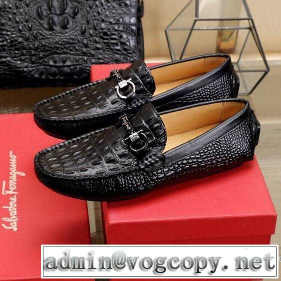 サルヴァトーレフェラガモ 大人気のブランドの新作 FERRAGAMO ローファー 取り入れやすい