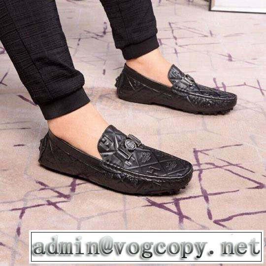 エルメス 通勤通学どちらでも使え HERMES 限定アイテムが登場 ローファー 万能に使える