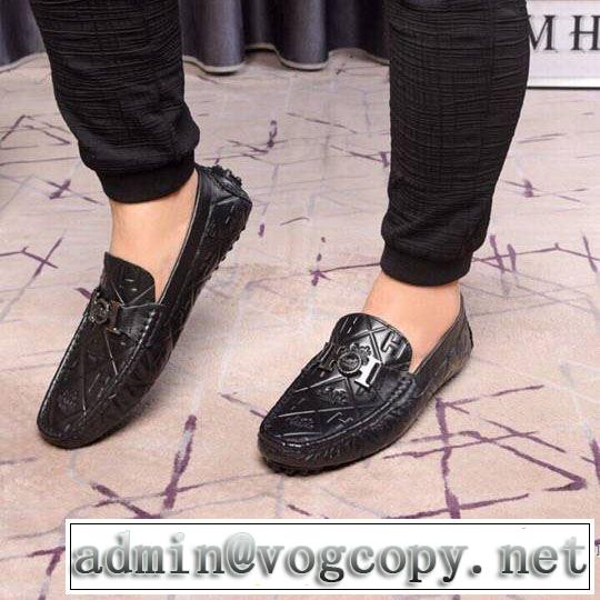 エルメス 通勤通学どちらでも使え HERMES 限定アイテムが登場 ローファー 万能に使える