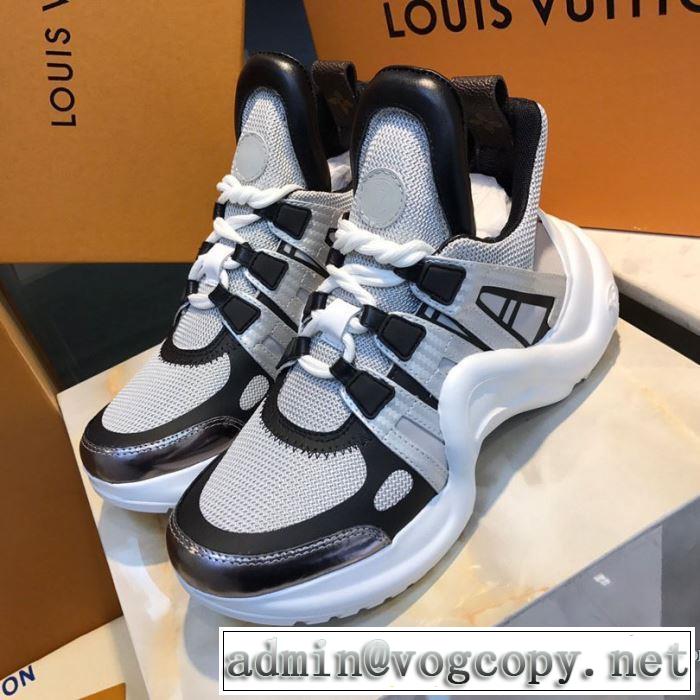 LOUIS VUITTON 有名ブランドです ルイ ヴィトン 着こなしを楽しむ  スニーカー 争奪戦必至