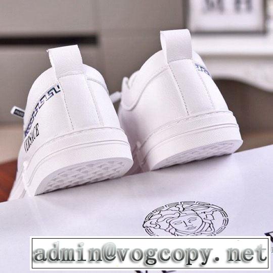 やはり人気ブランド スニーカー ファッションに取り入れよう ヴェルサーチ VERSACE