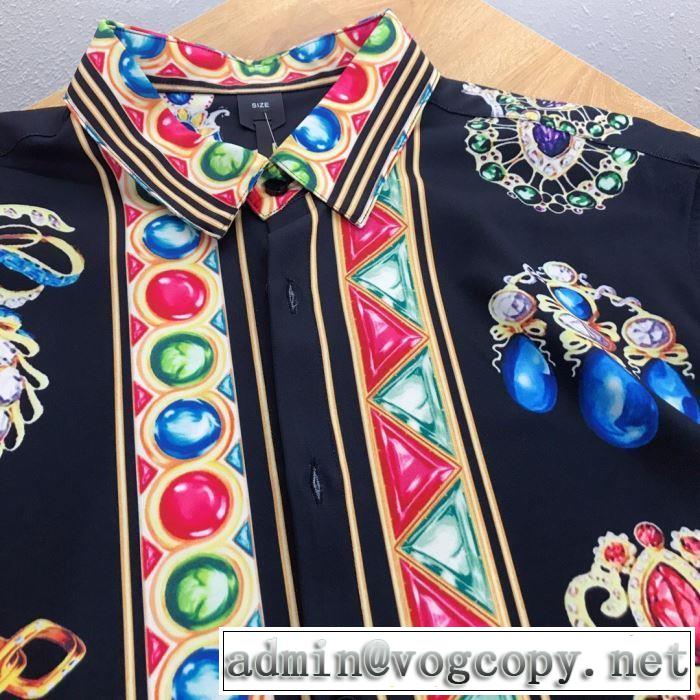 定番人気の2019秋冬モデル VERSACE おしゃれなファッションコーデ ヴェルサーチ  シャツ
