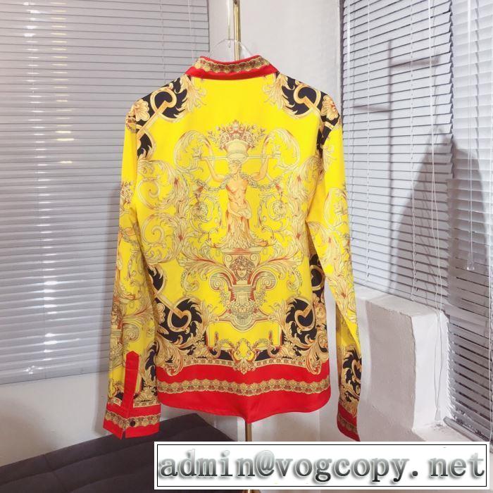 2色可選 おしゃれさんはいち早く取り 2019秋冬人気色おすすめ VERSACE ヴェルサーチ  シャツ