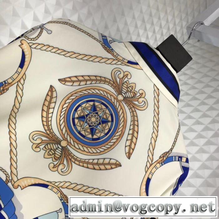 VERSACE 2019秋のファッショントレンドはこれ  ヴェルサーチ ファッショントレンドを早速チェック シャツ