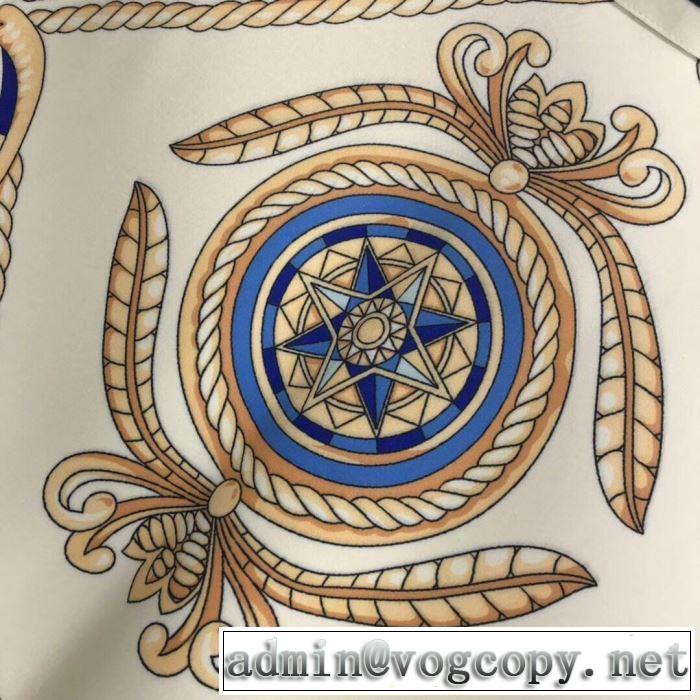 VERSACE 2019秋のファッショントレンドはこれ  ヴェルサーチ ファッショントレンドを早速チェック シャツ