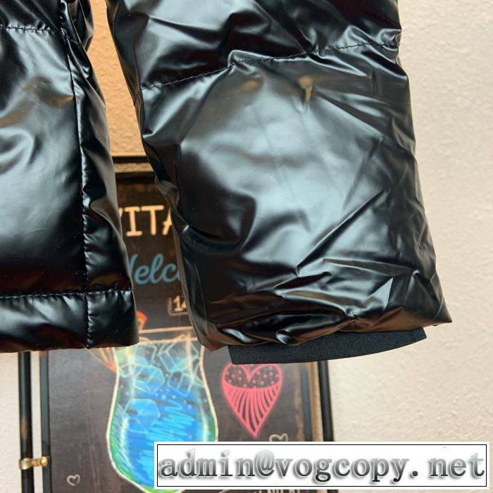 【最新】2019年秋冬のトレンド速報 CANADA GOOSE カナダグースやっぱり優しい色 ダウンジャケット