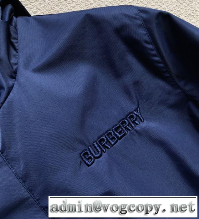 着こなしを楽しむ フード付きコート 有名ブランドです バーバリー BURBERRY