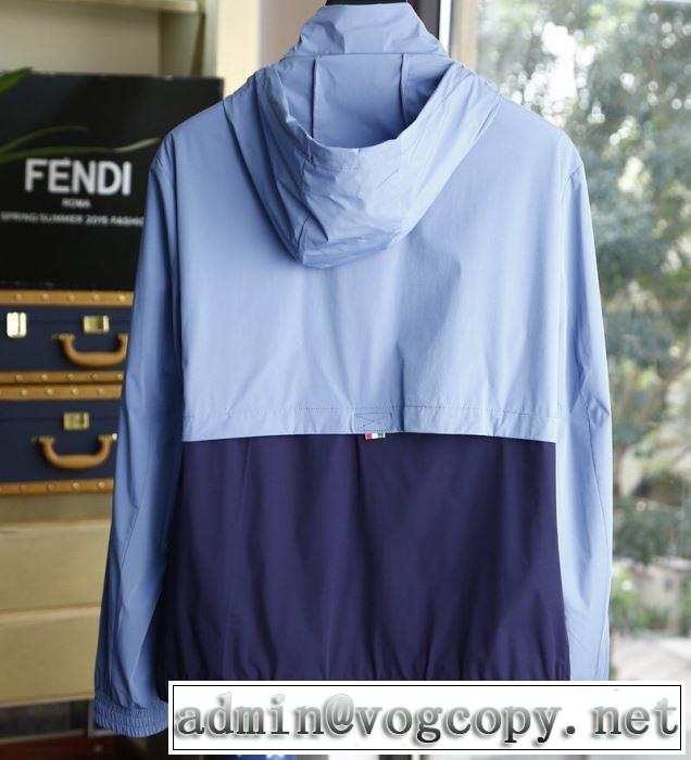 ファッショニスタを中心に新品が非常に人気 フェンディ FENDI 2020春新作 フード付きコート