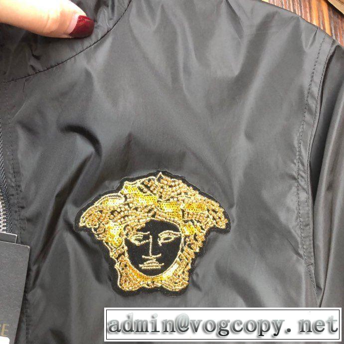 VERSACE 2020人気色ヴェルサーチ ヴィンテージ ジャケット コピー 通販 使いやすさ ナイロンウィンドブレーカー 防風 防寒