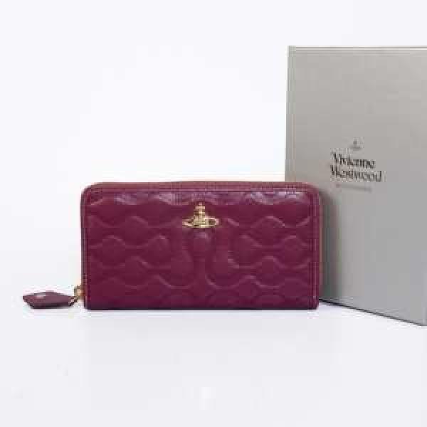 艶やかな光沢 VIVIENNE WESTWOOD 二つ折り小銭入れ 高級感溢れる長財布　ウォレット