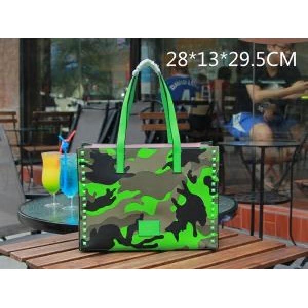 贈り物にも VALENTINO ヴァレンティノ レディース 立体感のあるショルダーバッグ 6602