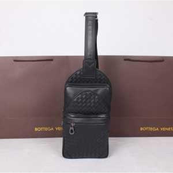 高級感溢れるデザイン 2026BOTTEGA VENETA ボッテガ ヴェネタ ショルダーバッグ BV-M70008