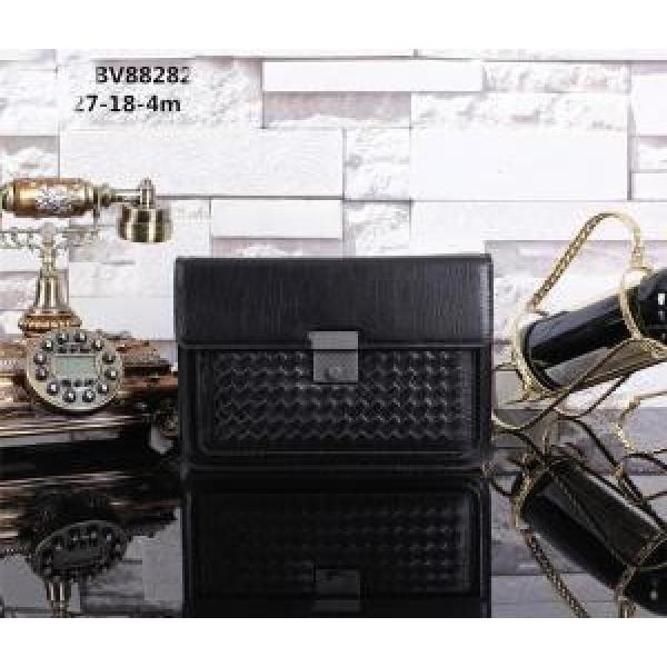 BOTTEGA VENETA ボッテガ ヴェネタ 贈り物にも◎ 2026スナップボタン式開閉 財布メンズ BV88282