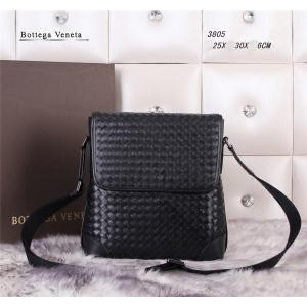 BOTTEGA VENETA ボッテガ ヴェネタ 2026 小型 軽量 メンズ ショルダーバッグ 3805