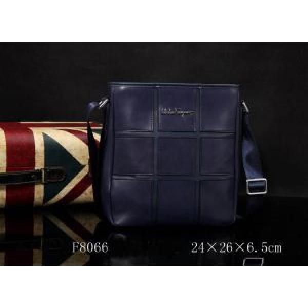 2026秋冬 ～希少 FERRAGAMO サルヴァトーレフェラガモ メンズ用 ショルダーバッグ F8066