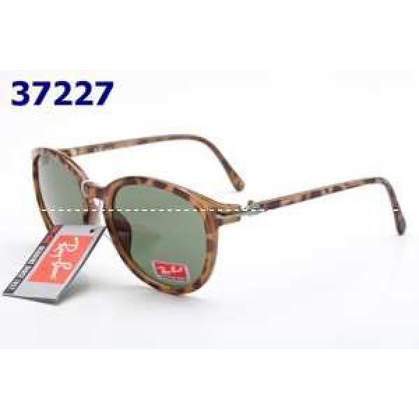 人気が爆発  RAYBAN レイバンコピー  落ち着いたサングラス