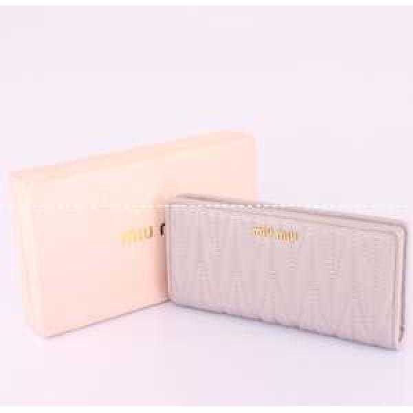 2026新作 MIU MIU ミュウミュウ 超人気美品◆レディース長財布8012