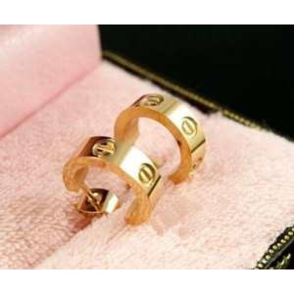 大変人気のCARTIER カルティエ 軽く装着感がよいピアス
