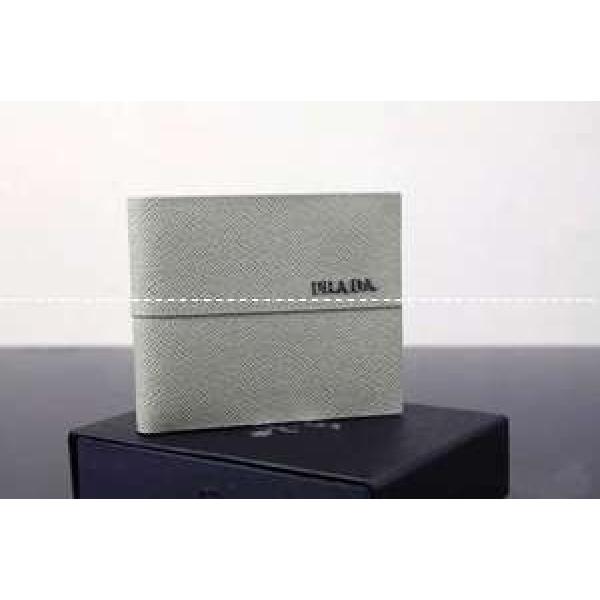 2026 新作 PRADA プラダ 二つ折り小銭入れ 長財布