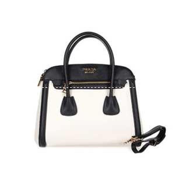 2026春夏 新作 PRADA プラダ★安心★追跡付 手持ち&amp;ショルダー掛け2596