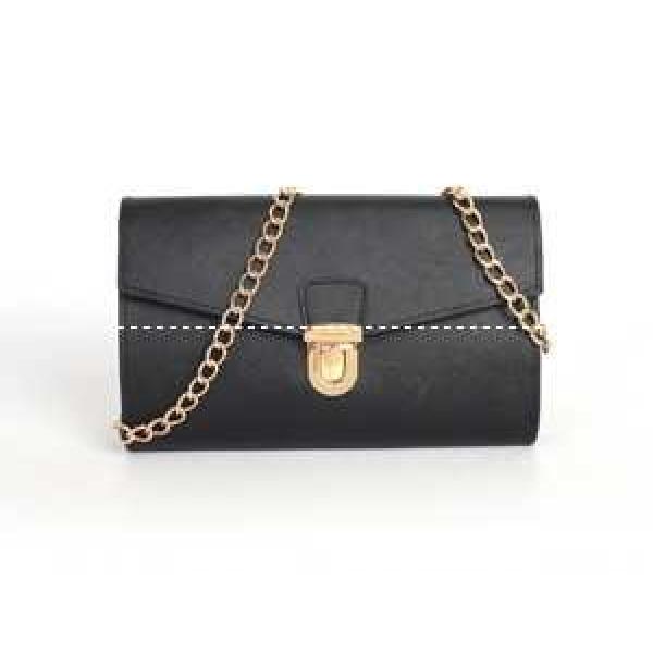 PRADA プラダ 大人気☆NEW!!2026春夏 新作 ショルダーバッグVR0075