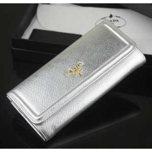 入手困難 2026 PRADA プラダース長財布