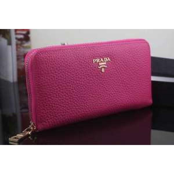 機能美と高級感あるデザイン　PRADA プラダース人気販売する長財布
