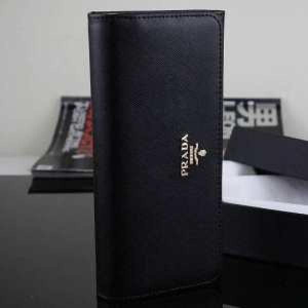 最旬アイテム 2026 PRADA プラダース長財布