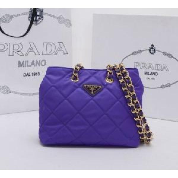 抜群の雰囲気が作れる! PRADA プラダ  2026春夏  ショルダーバッグ レディース