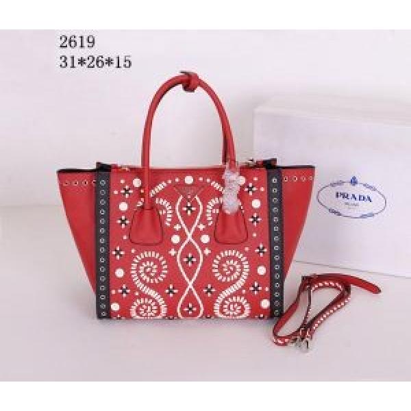 完売品！ 2026 PRADA プラダ  手持ち&amp;ショルダー掛け 2619