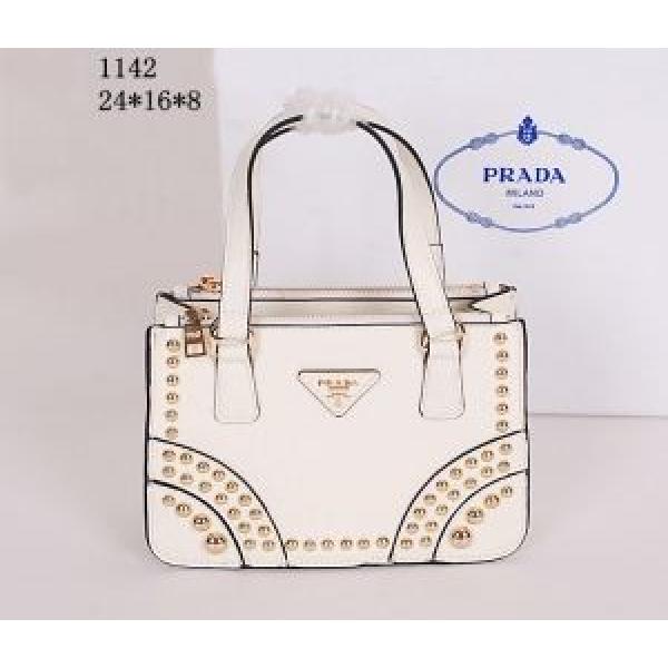 2026 夏コーデ PRADA プラダ  ハンドバッグ 1142