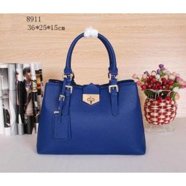 2026秋冬 ◆モデル愛用◆ PRADA プラダ 手持ち&amp;ショルダー掛け 8911