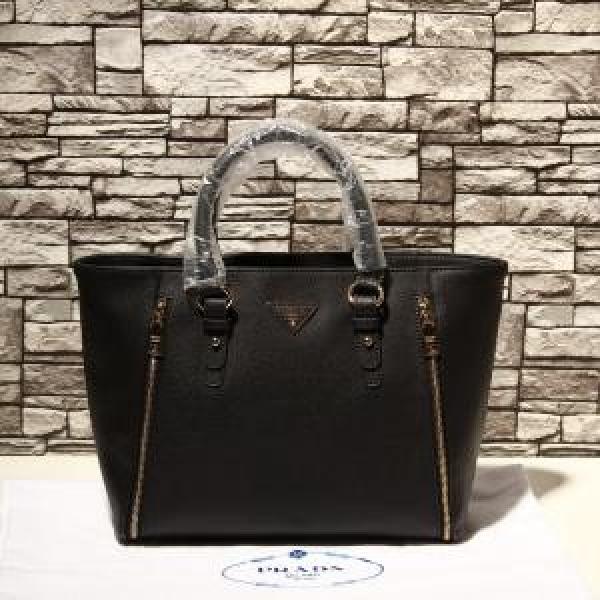 2026 PRADA プラダ 美品！ショルダーバッグ