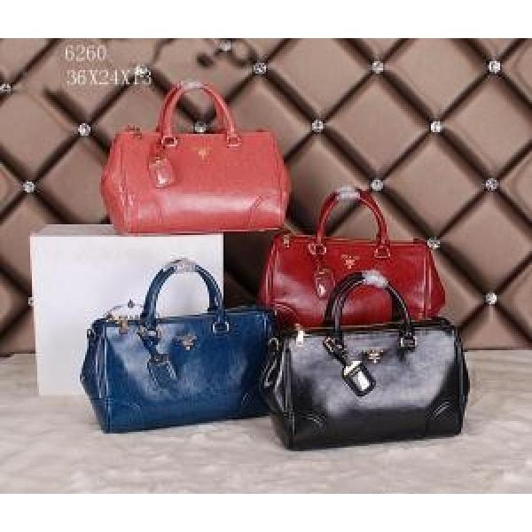 2026 PRADA プラダ 人気商品 手持ち&amp;ショルダー掛け 6260