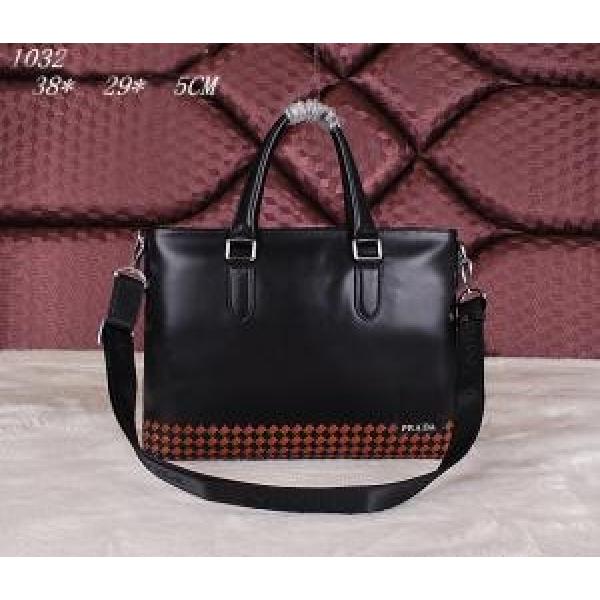 PRADA プラダ 2026 首胸ロゴ メンズ用 手持ち&amp;ショルダー掛け 1032