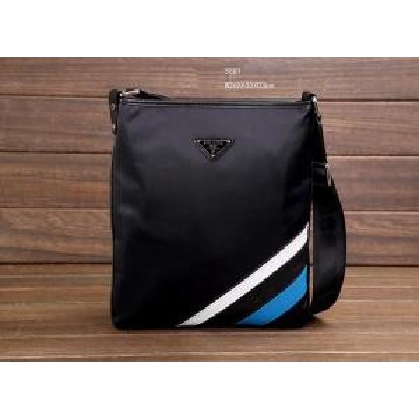 PRADA プラダ 2026 SALE開催 メンズ用 ショルダーバッグ 斜め掛けバッグ 5881