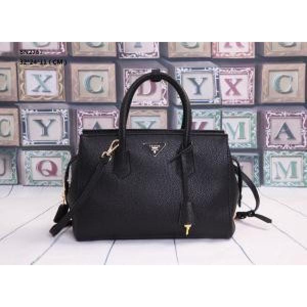 PRADA プラダ 2026 ～希少 非凡な容量 手持ち&amp;ショルダー掛け BN2767