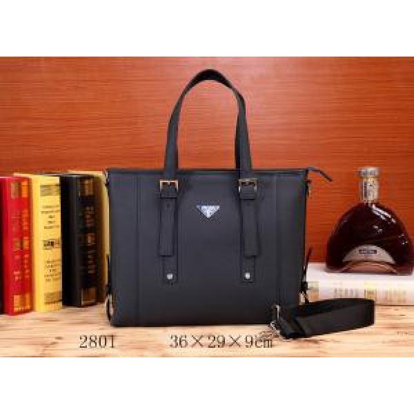 PRADA プラダ 2026 SALE!今季 メンズ用ショルダーベルト付 ハンドバッグ 2801