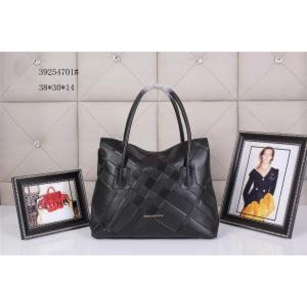 BURBERRY バーバリー 2026 抜群の雰囲気が作れる! 手持ち&amp;ショルダー掛け 39254701