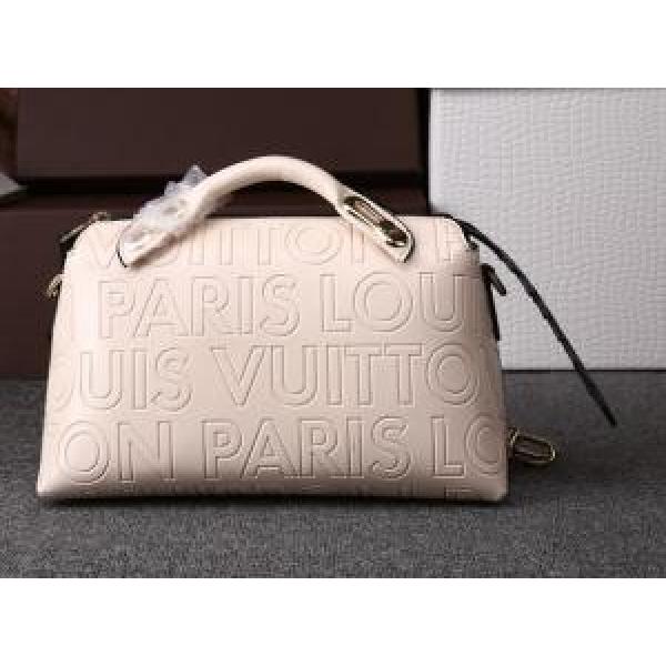 LOUIS VUITTON ルイ ヴィトン 2026 柔軟 ファスナーポケット付 レディース ハンドバッグ M97536