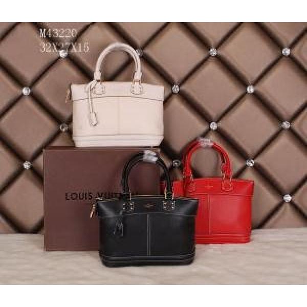 LOUIS VUITTON ルイ ヴィトン 2026 個性派 レディースハンドバッグ ショルダーベルト付M43220