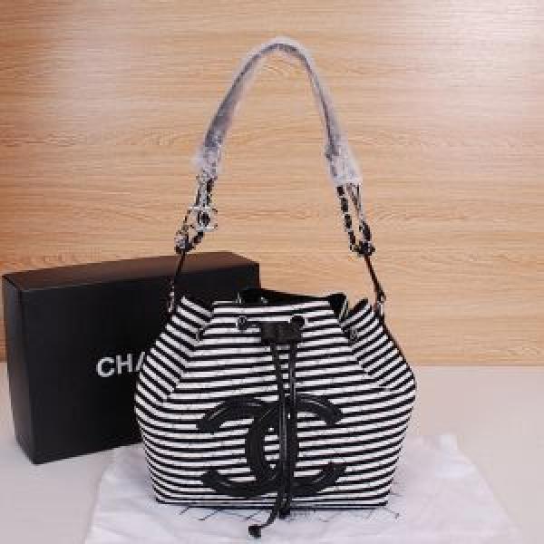 首胸ロゴ 2026春夏 CH CH  ショルダーバッグ CH-N6029