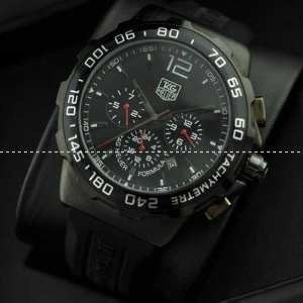 タグホイヤー【TAG HEUER】 メンズ腕時計 自動巻き 6針クロノグラフ 日付表示 月付表示 ラバー 45.50mm BLACK